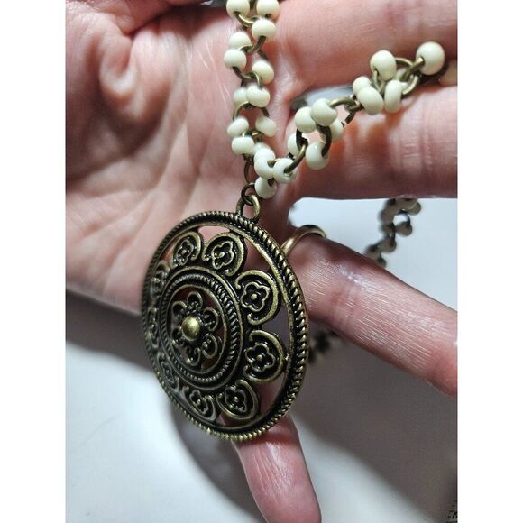 **Final Sale** Cookie Lee circular pendant necklace - Picture 3 of 8